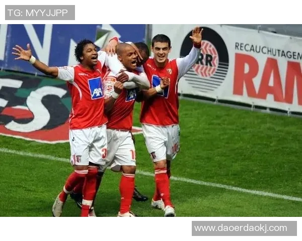 德甲精彩对决巴萨绝杀本菲卡引发争议判罚全场沸腾