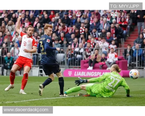 德甲激战：利物浦与拜仁战成平局乌龙球成比赛转折点